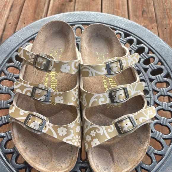 BIRKENSTOCK Papillio 3-Strap Floral Print
Gold & White Leather Sandals Size 6 - Picture 3 of 8